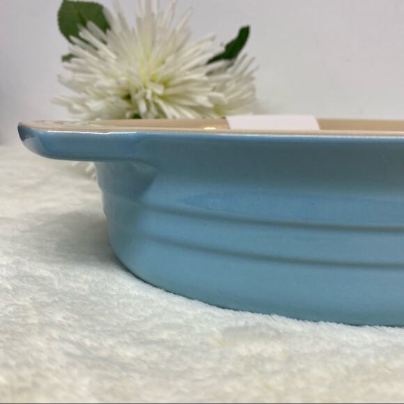 Le Creuset Oval Baking Dish 10.5 Inch Light Blue Stoneware 1-7/8 Quart Brand NEW - Picture 5 of 5